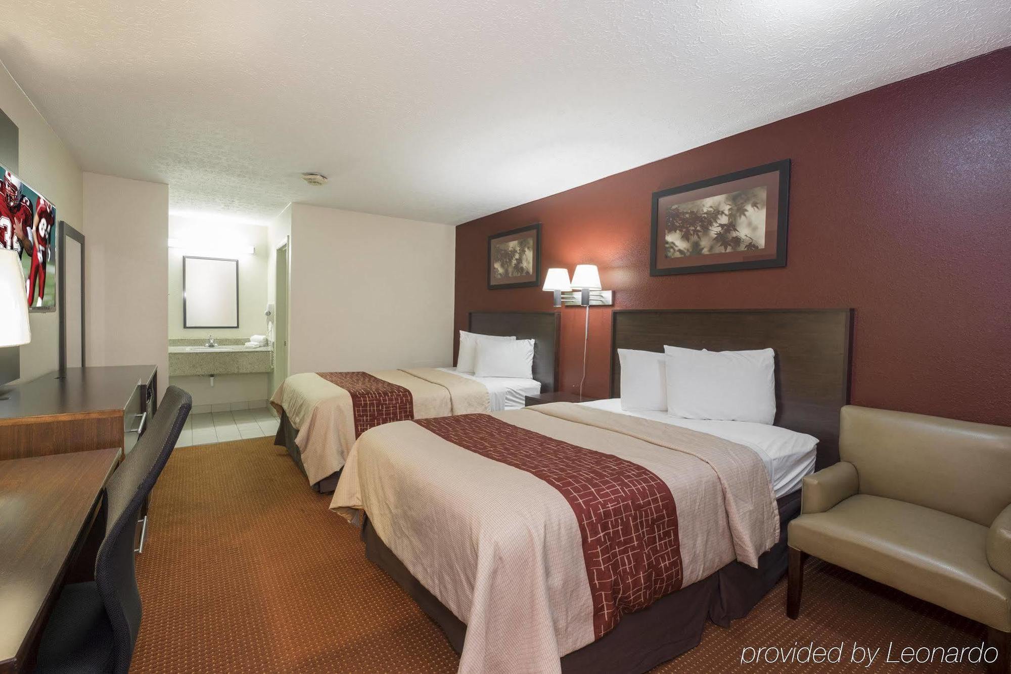 Red Roof Columbus Northeast 2*